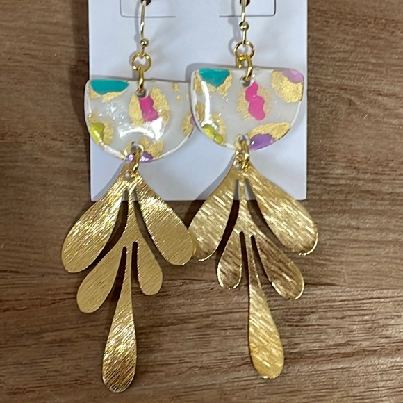 🎉💕 NEW ARRIVAL! Bella Multicolor Gold Dangle Earrings Easter Gifts - Picture 1 of 6